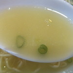 まる玉 - スープ。あっさりに見えてしっかりコクがある！(2015.5.26)
