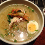 彩伽亭 - 冷麺：950円(２分けにしてもらって)　【2015.05.26】