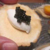 カラーズ - クリームチーズとキャビア