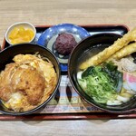 資さんうどん - 料理写真: