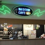 MUSEUM CAFE CARS & BOOKS - カウンターです