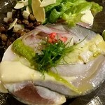 クロッキオ - これも一人前ずつ盛り付け。見た目から鮮やかなサバのトロ部分なのか脂乗り良い。イタリアンってよりはフレンチのよう。