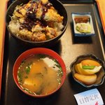 國盗り - 平日限定の日替わり定食。本日はソースカツ丼