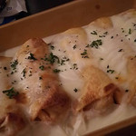 ヴィエイユ ヴィーニュ - 色んなチーズと生ハムが入ってグリルしたお料理♬