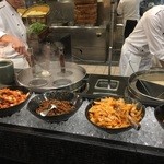 Shangri-La's Far Eastern Plaza Hotel - オムレツ焼いてくれる、でなく、好みの麺を作ってくれます