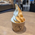 北海道うまいもの館 - 料理写真:MIXカップ300円