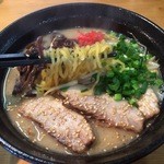 Kakureya - 白湯塩ラーメン・大盛880円