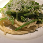 オステリア ハナタニ - アスパラソパージュのパスタ