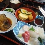 Jisaku - 刺身定食竹