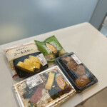 ヤオコー - 料理写真:豆腐ハンバーグ玄米弁当など