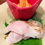Season! White fatty tuna! Hokuriku upper skull (Akamutsu) sashimi
