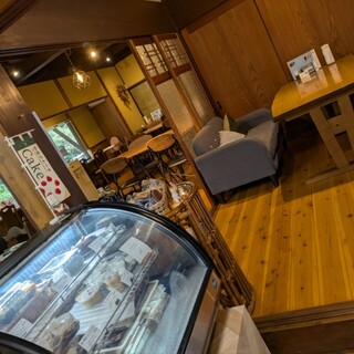 レストランカフェ アンドット_2