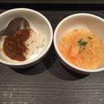 うしごろバンビーナ - 取り分けた冷麺とカレー