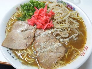 ラーメン専門店 藤原来々軒 - 僕は乗せちゃう派ｗｗ