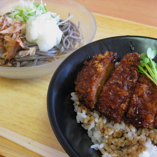 女形谷パーキングエリア(上り)フードコート_1