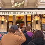 Café Mozart - 人物は、AIで加工してます。
