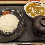 松屋 - 料理写真:注文してから10分ほどで「ほうれん草とカッテージチーズのカレー」が完成！