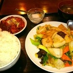 福星園 - 八宝菜定食880円