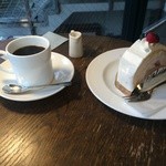 ラ・クール・カフェ - ケーキとコーヒー(850円)