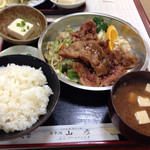 山彦 - 焼肉に野菜炒め定食780円