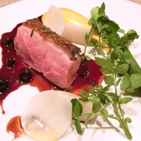 eclat - メニューB+ドリンク 4860円 のフランス産鴨胸肉のロースト ローズマリー添え