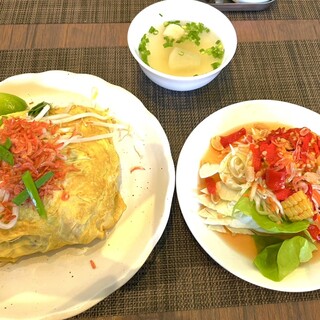 タイ食堂 アロイアロイ_0