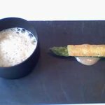 ル・ジュー・ドゥ・ラシエット  - 有機卵とグリーンアスパラの瓶詰め仕立て　モリーユのクリーム