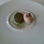 ル・ジュー・ドゥ・ラシエット  - 塩味の効いた桜のグラス　抹茶のクレームブリュレ