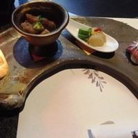 個室 和牛焼肉 吟 難波店 - 本日の前菜三点盛合せ
                    