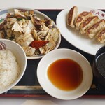 大阪王将 - 料理写真:回鍋肉定食 餃子付き