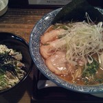 よくばり魚介豚骨ラーメン＋ツナマヨ丼