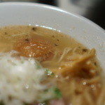 SOBA HOUSE Konjiki Hototogisu - 南高梅塩そばのアップ