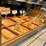 はなまるうどん 肉店 - 料理写真:セルフレーン