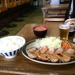 ミカゲヤ食堂 - 焼き豚定食、ご飯大で900円です