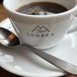 Cafe Dining LÜDERA_1