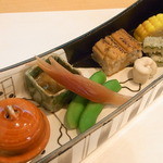 京口町　てるい - 八寸？　９種盛　赤い有蓋の器の中は何かの菜っ葉の煮浸し☆♪