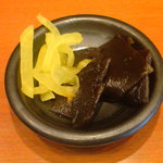 たからや - たくあんと昆布　※友達はこういうのを絶対食べないので、毎回全部貰って食べます