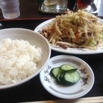 天山飯店 - 肉野菜炒め定食900円