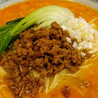 本格志向の担担麵