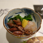 うぶか - 「先付」江差の縞海老、兵庫ホタルイカ、京都の菜の花、酢味噌　2015年3月