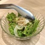 ミエノカクレガ - ・和風玉ねぎサラダ