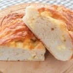 自然派パン工房 ふるさとの道 - チーズのパン(390円)