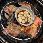 牛角 - 『ジューシーカルビ』に『にんにくホイル焼き』♫