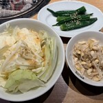 牛角 - 『やみつき塩キャベツ』に『シャキシャキもやしナムル』『丸ごと塩オクラ』♫
