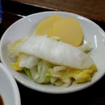 宿毛飯店 - 沢庵と白菜の漬物も家庭的な味で美味しい！