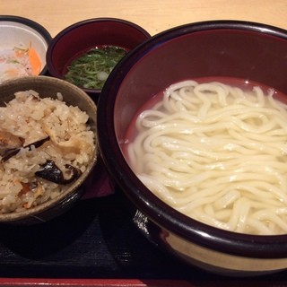 釜あげうどん　はつとみ