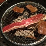 炭火焼肉 食べ放題 カルビ市場 - 