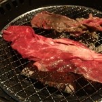 炭火焼肉 食べ放題 カルビ市場 - 