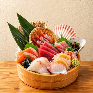 全席個室居酒屋 国産和牛肉寿司と海鮮 とろけ酒場_0