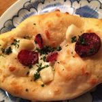鎌倉パスタ - ジャガイモとサラミのピザ